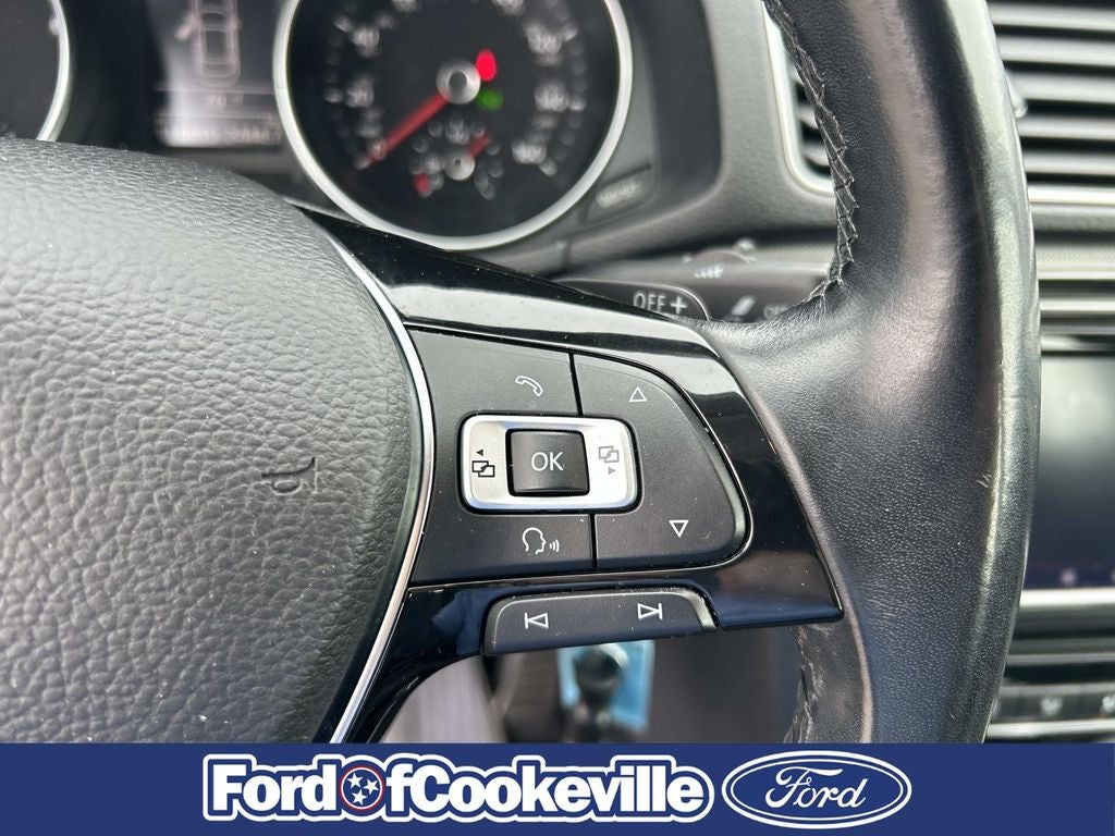 2017 Volkswagen Passat 1.8T R-Line