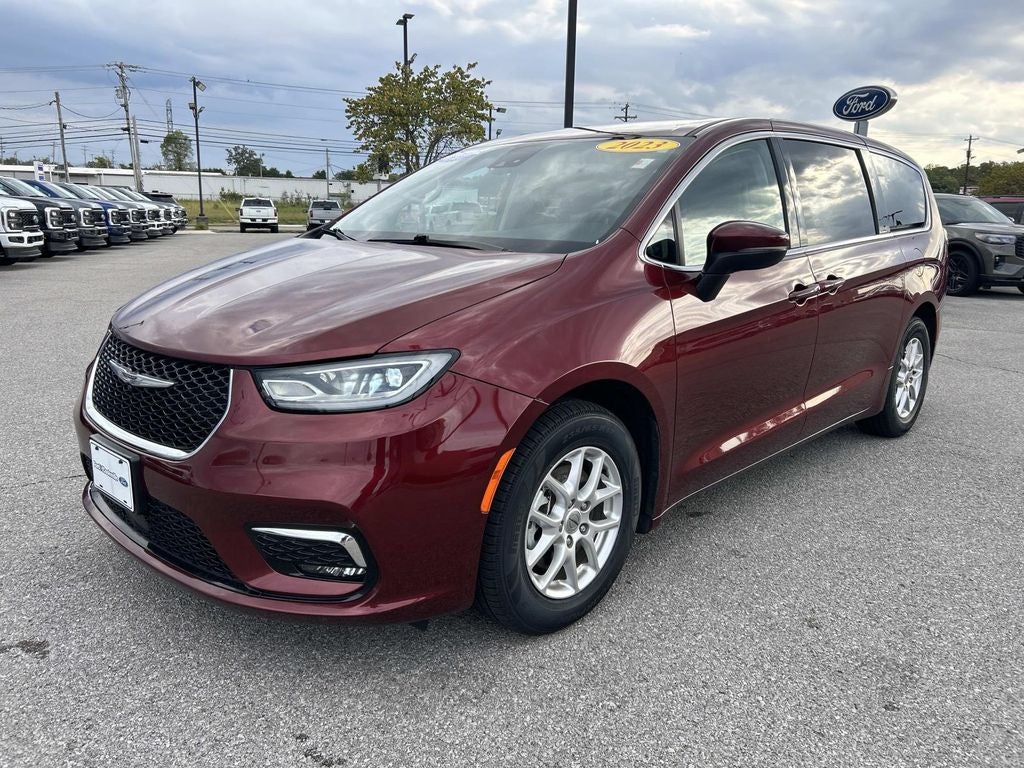 2023 Chrysler Pacifica Touring L