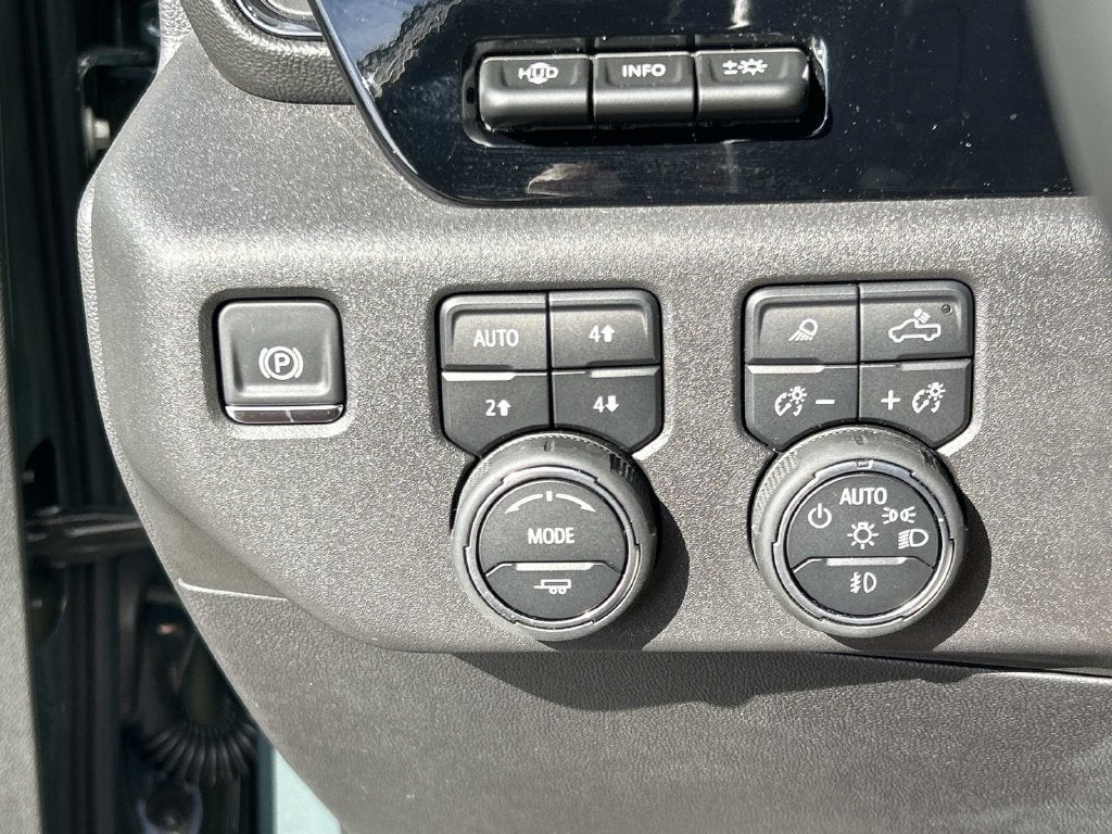 2025 Chevrolet Silverado 1500 ZR2