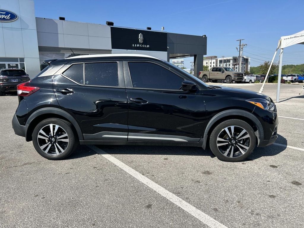 2020 Nissan Kicks SR