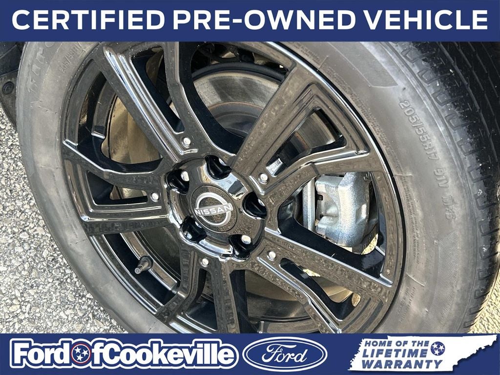 2023 Nissan Kicks SR