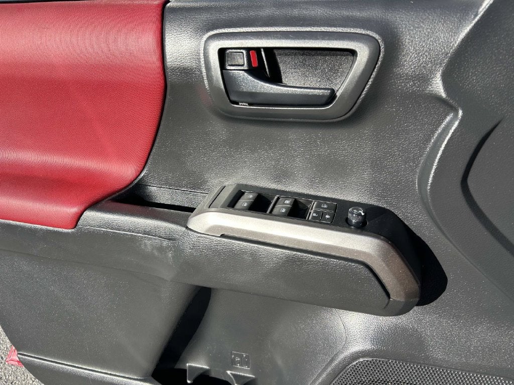 2022 Toyota Tacoma SR5 V6