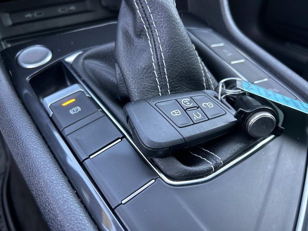 2022 Volkswagen Tiguan 2.0T SE R-Line Black
