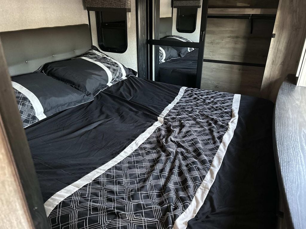 2022 DURANGO BY KZ M-348BHF Base