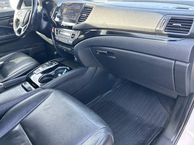 2020 Honda Pilot Touring 8 Passenger