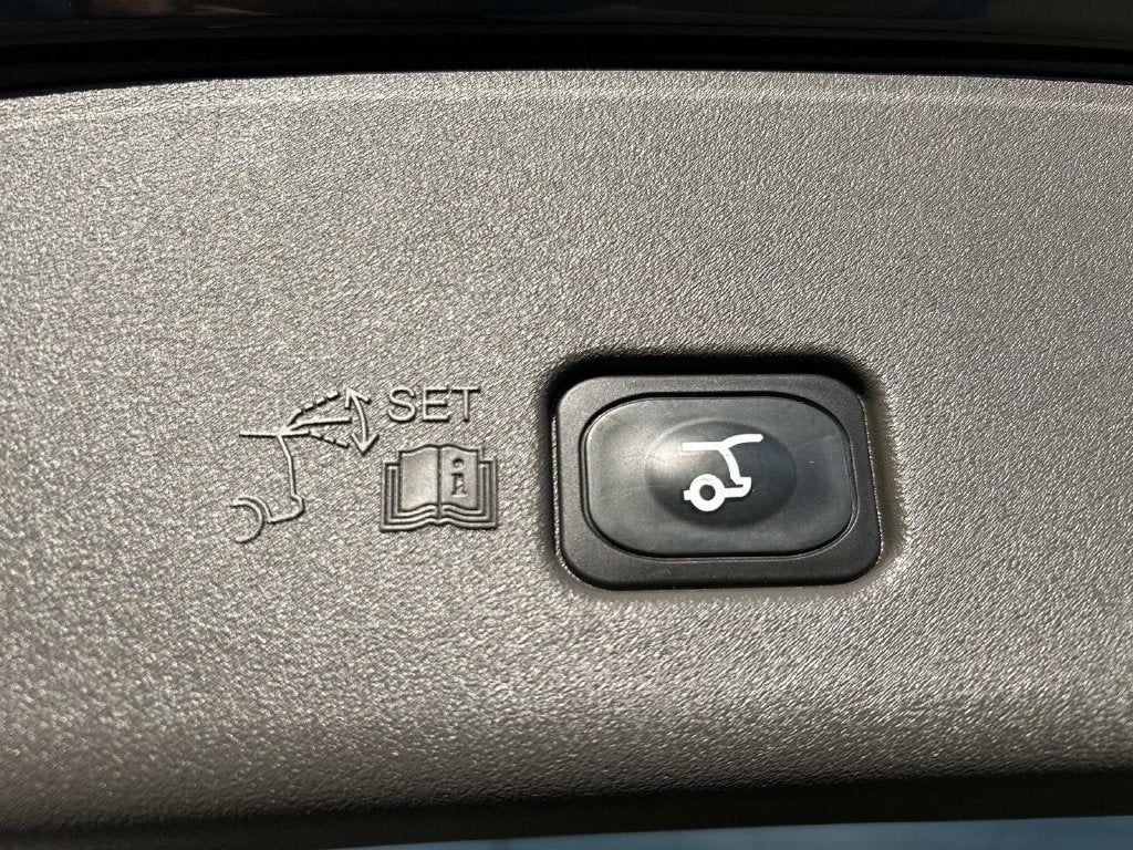 2024 Lincoln Nautilus Black Label