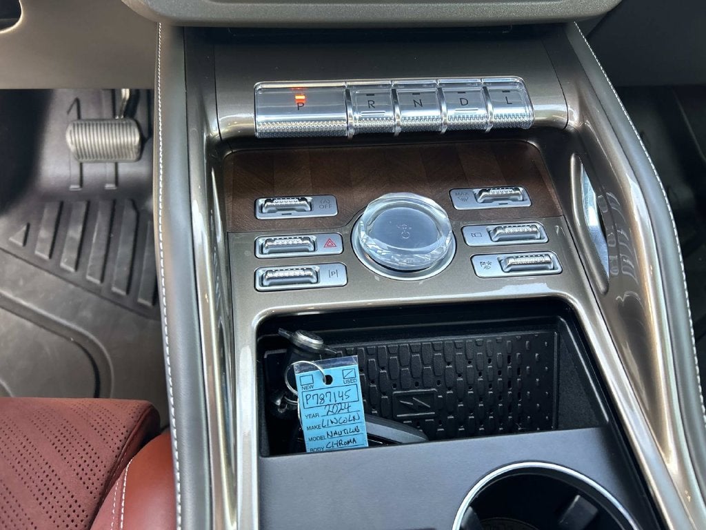 2024 Lincoln Nautilus Black Label