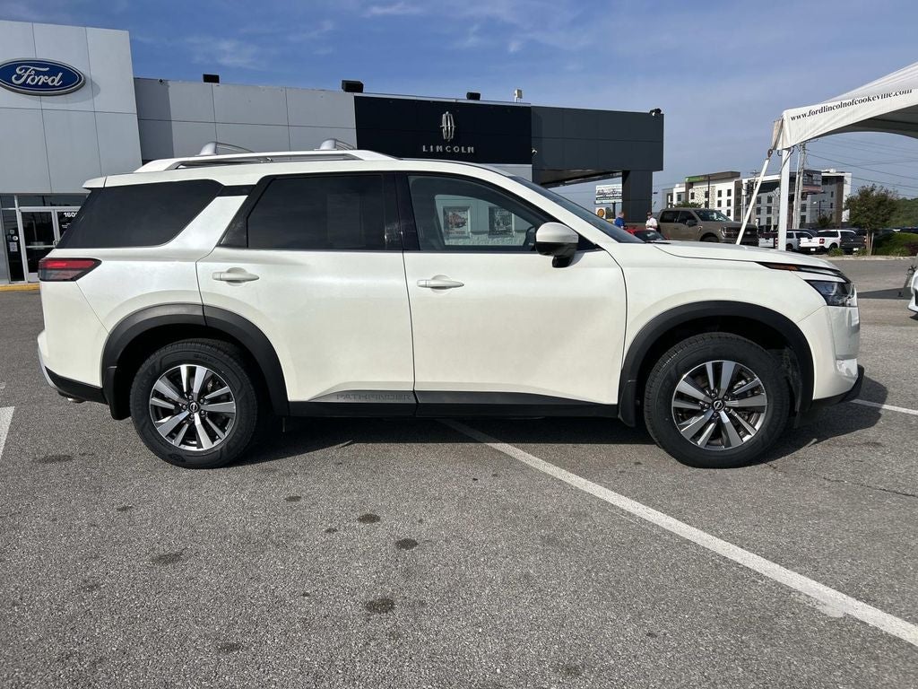 2024 Nissan Pathfinder SL