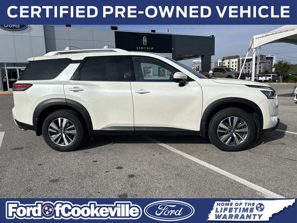 2024 Nissan Pathfinder SL