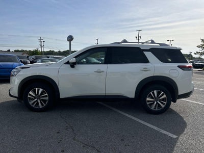 2024 Nissan Pathfinder SL
