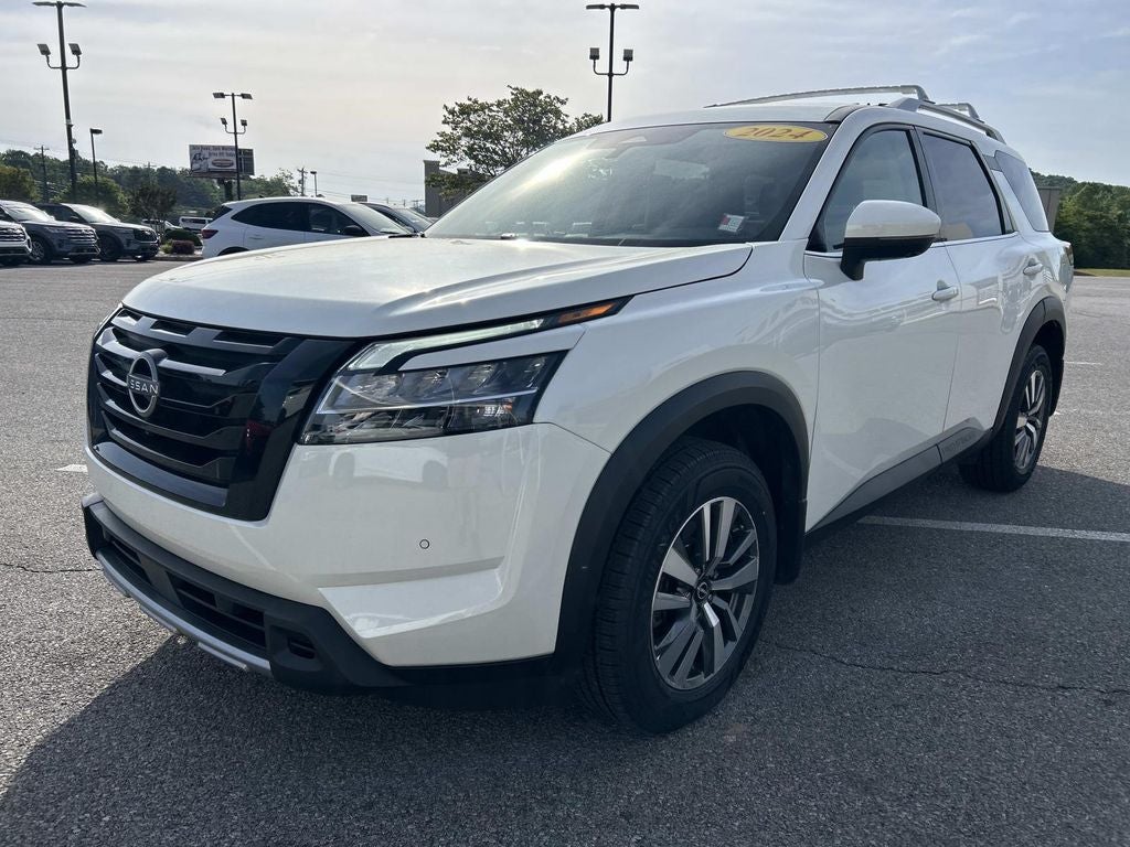 2024 Nissan Pathfinder SL
