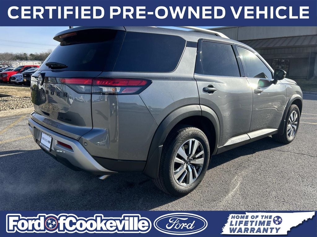 2025 Nissan Pathfinder SL