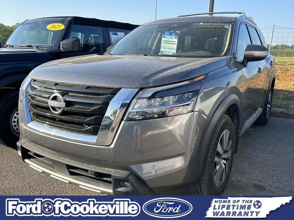 2023 Nissan Pathfinder SL