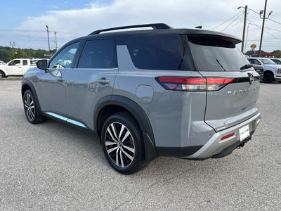 2025 Nissan Pathfinder Platinum
