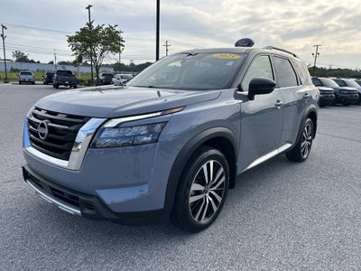 2025 Nissan Pathfinder Platinum