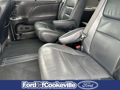 2016 Toyota Sienna SE 8 Passenger