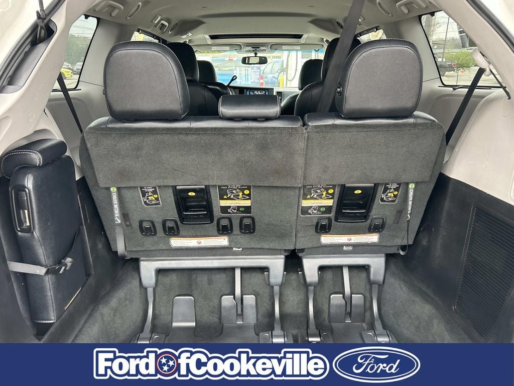 2016 Toyota Sienna SE 8 Passenger