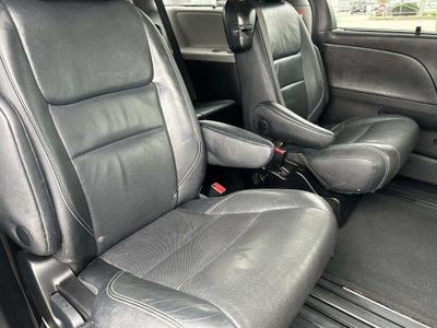 2016 Toyota Sienna SE 8 Passenger