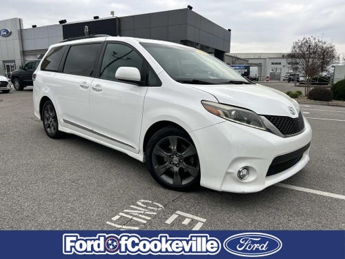 2016 Toyota Sienna SE 8 Passenger