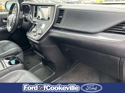2016 Toyota Sienna SE 8 Passenger