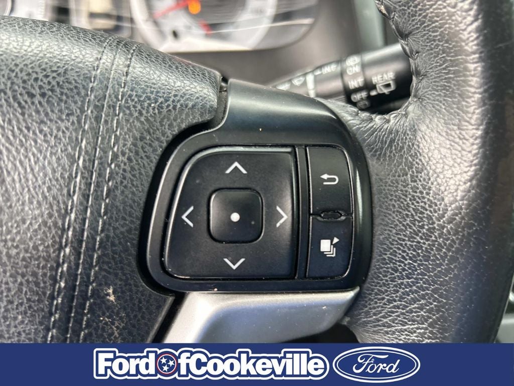 2016 Toyota Sienna SE 8 Passenger