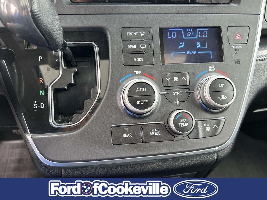 2016 Toyota Sienna SE 8 Passenger