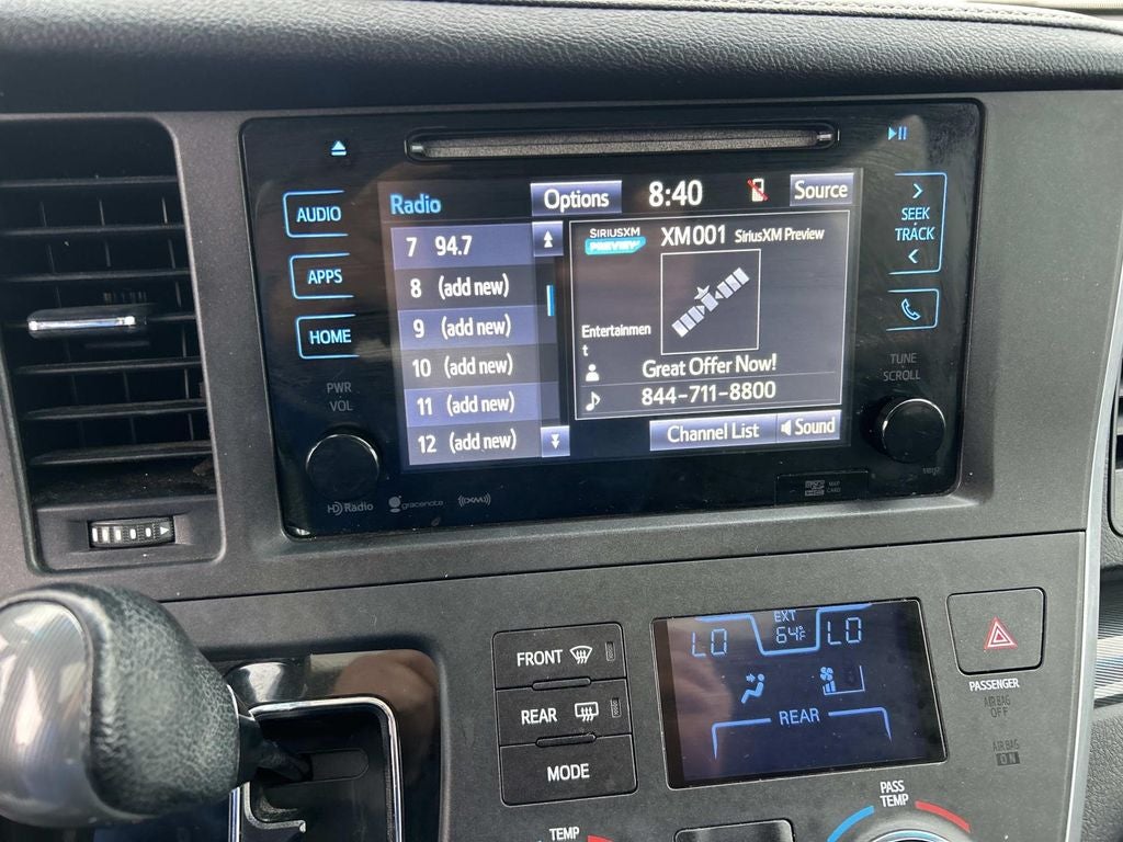 2016 Toyota Sienna SE 8 Passenger