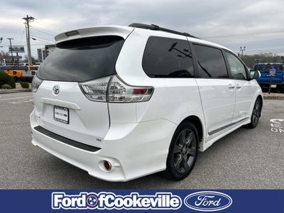 2016 Toyota Sienna SE 8 Passenger
