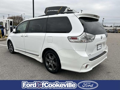 2016 Toyota Sienna SE 8 Passenger