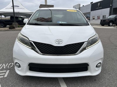 2016 Toyota Sienna SE 8 Passenger