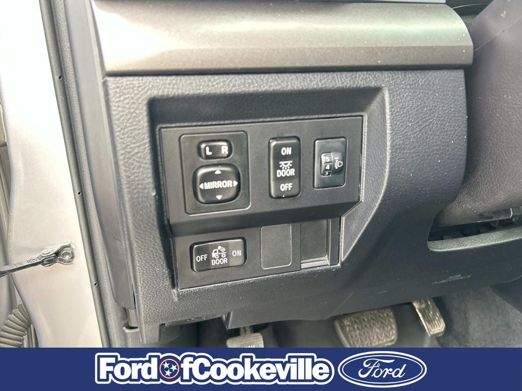 2017 Toyota Tundra SR5