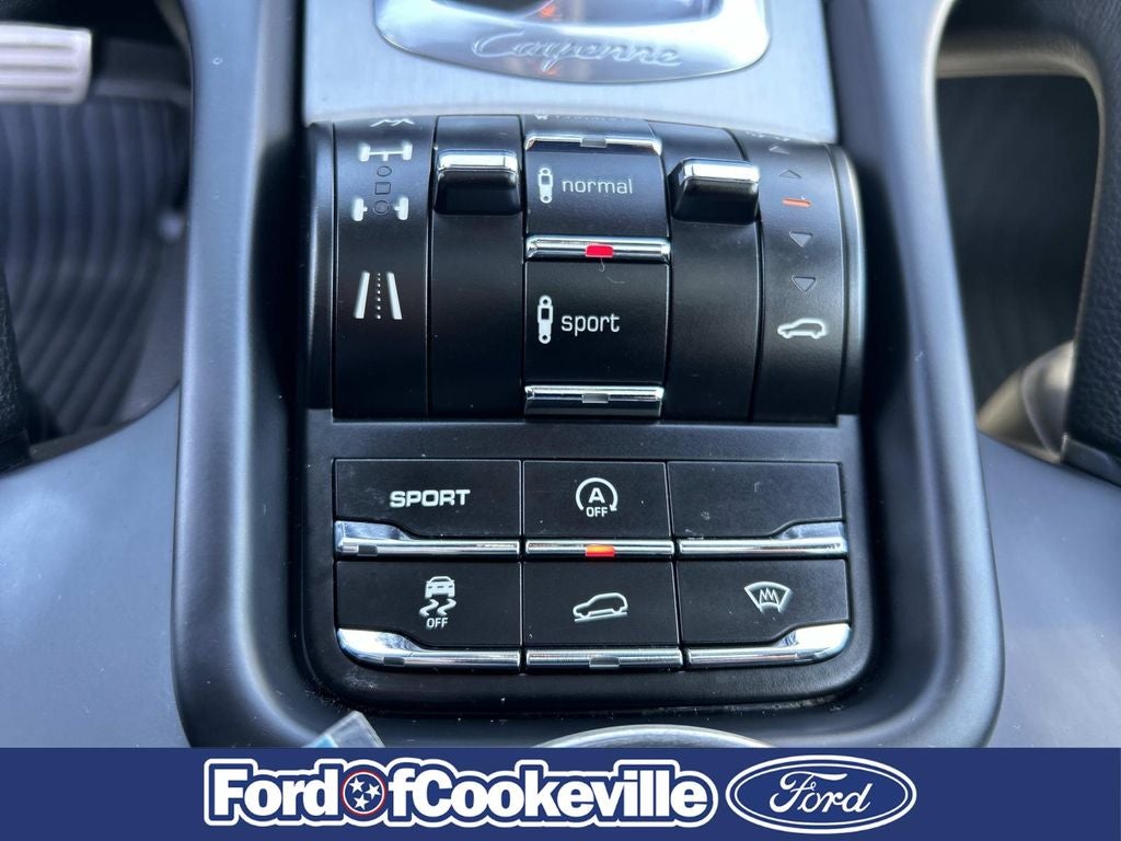 2013 Porsche Cayenne GTS