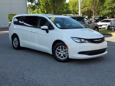 2023 Chrysler Voyager LX