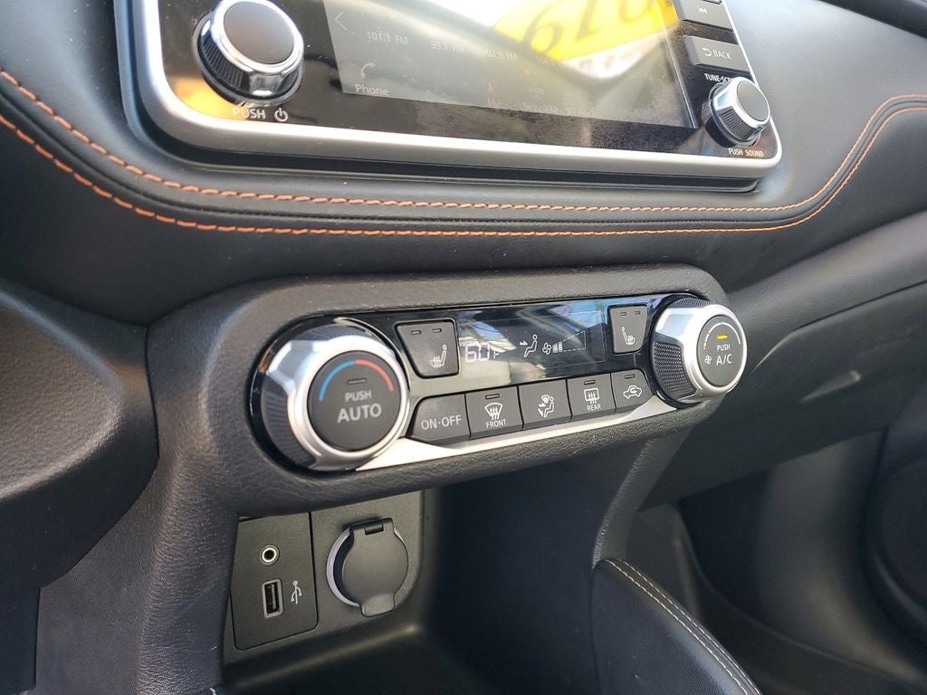 2019 Nissan Kicks SR