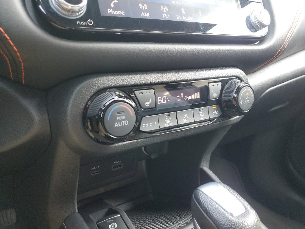 2021 Nissan Kicks SR