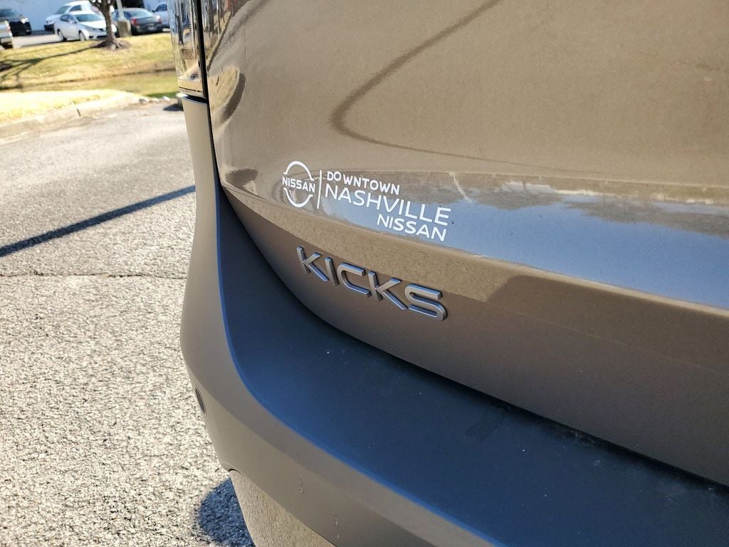 2025 Nissan Kicks SV