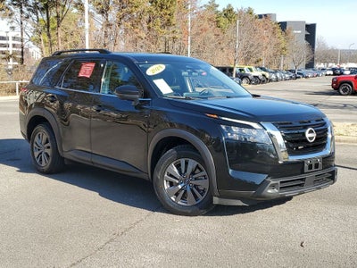 2024 Nissan Pathfinder SV