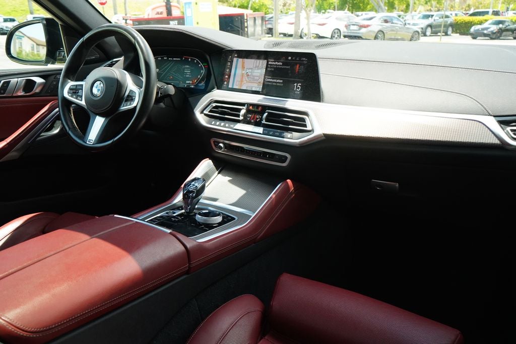 2021 BMW X6 M50i