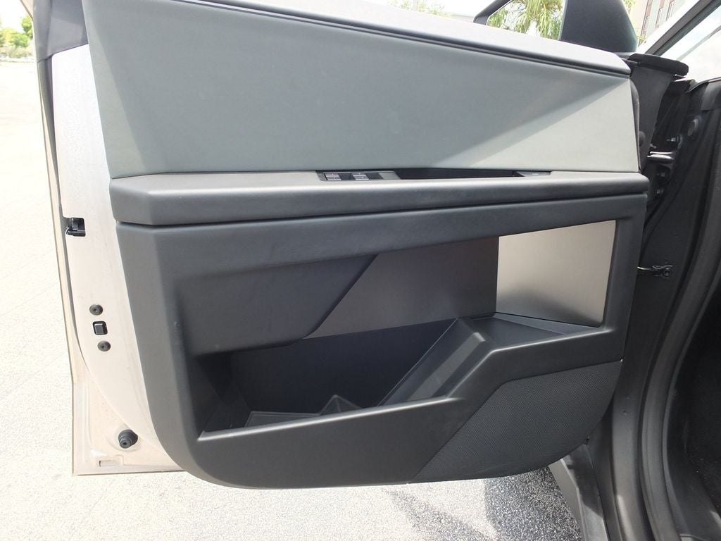 2025 Tesla Cybertruck Base