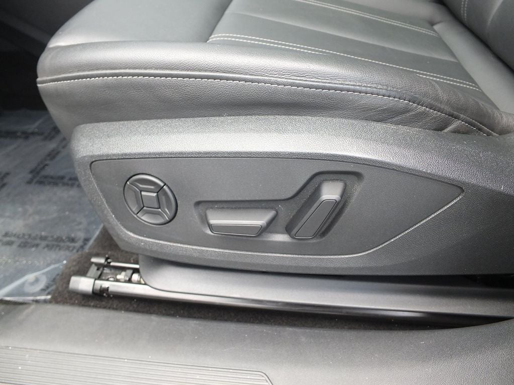 2024 Audi Q4 e-tron Premium quattro