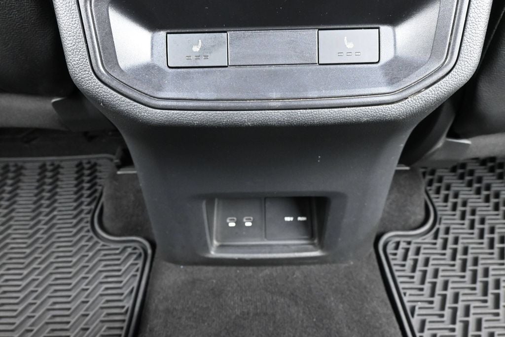 2024 Volkswagen Atlas Cross Sport 2.0T SEL Premium R-Line