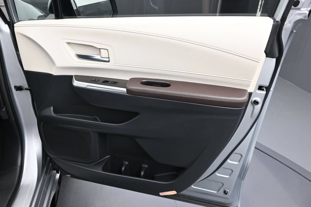 2021 Toyota Sienna Platinum 7 Passenger