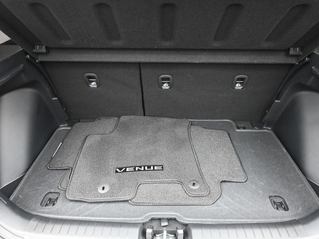 2025 Hyundai Venue SE