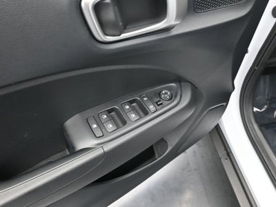 2025 Hyundai Venue SE