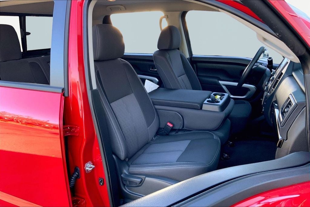 2024 Nissan Titan SV