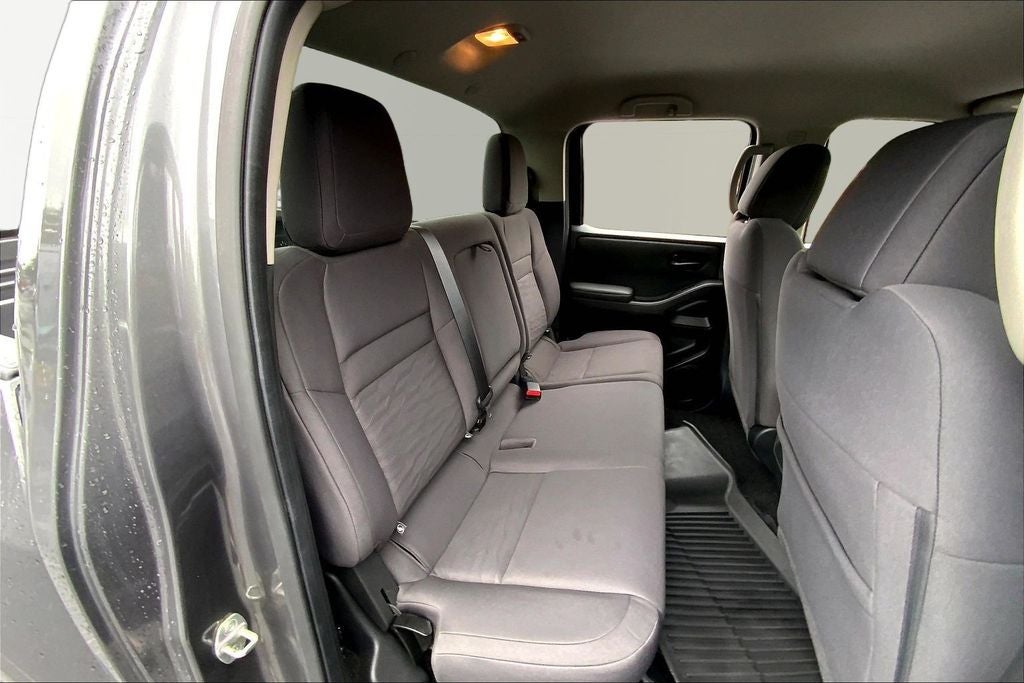 2022 Nissan Frontier S