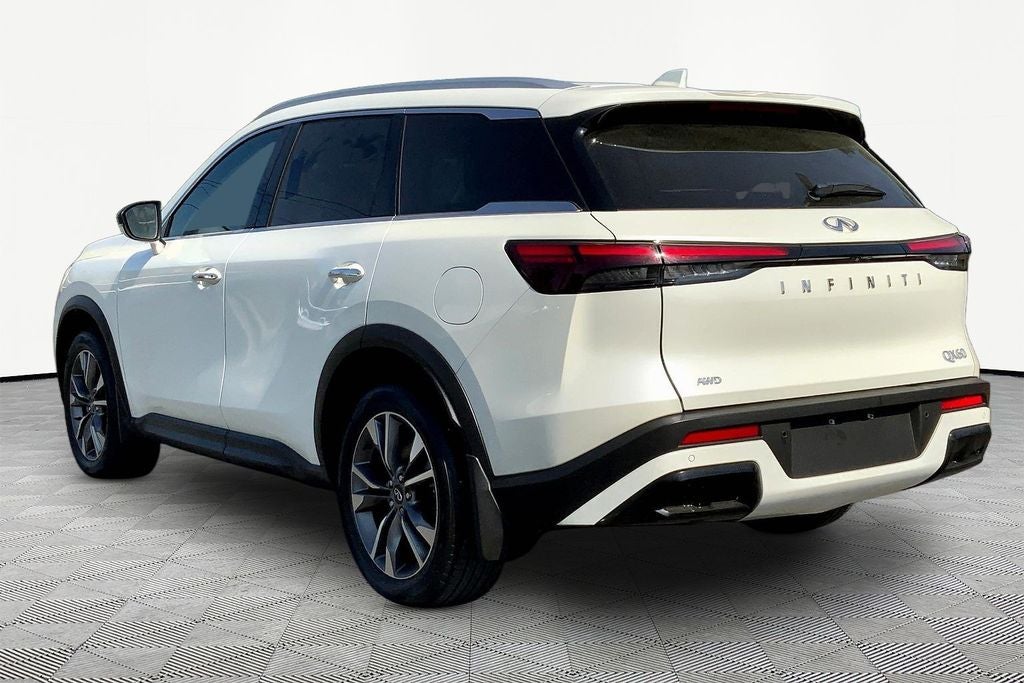 2023 INFINITI QX60 LUXE