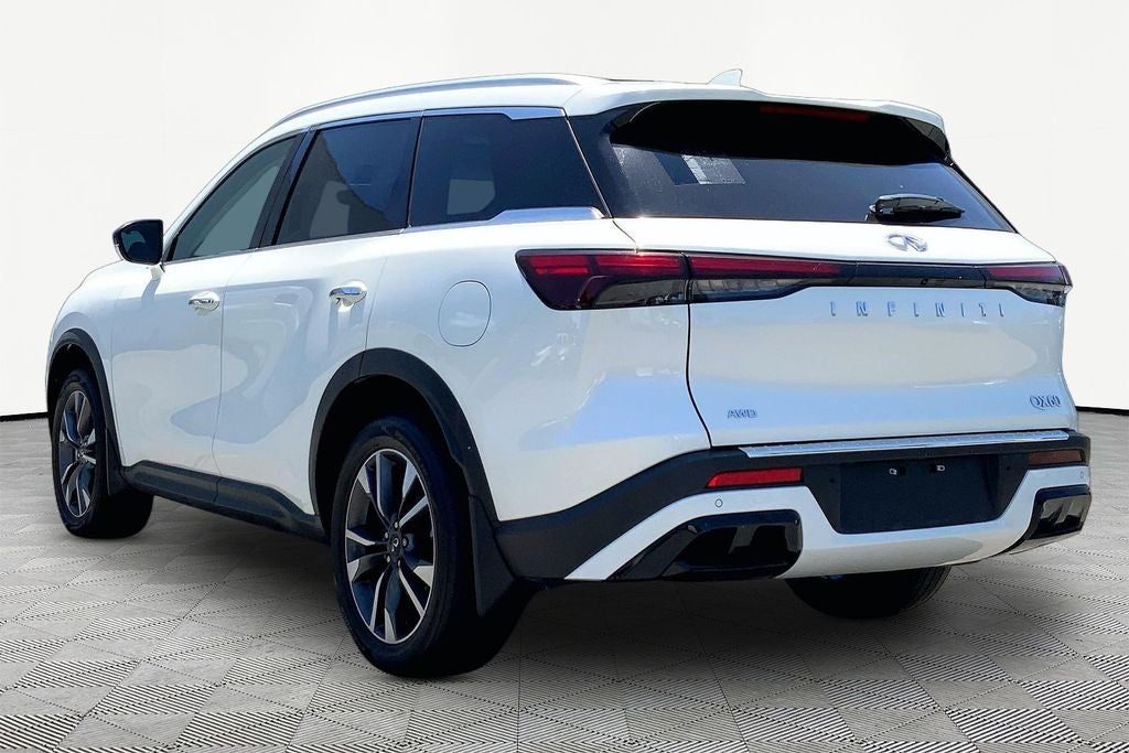 2024 INFINITI QX60 LUXE