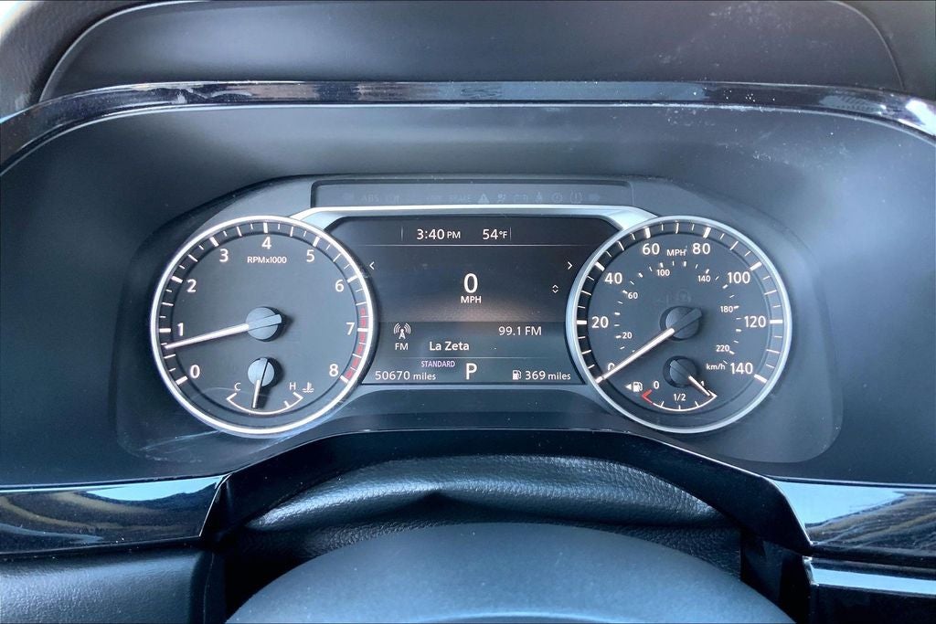 2024 Nissan Pathfinder SV