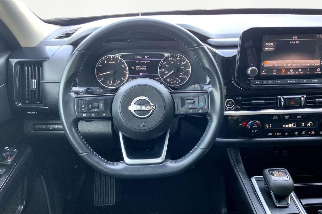 2022 Nissan Pathfinder SV